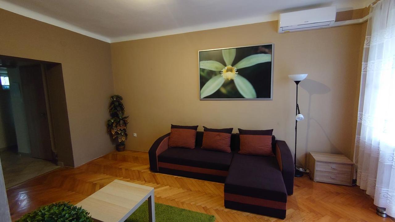 Koroesi Apartment